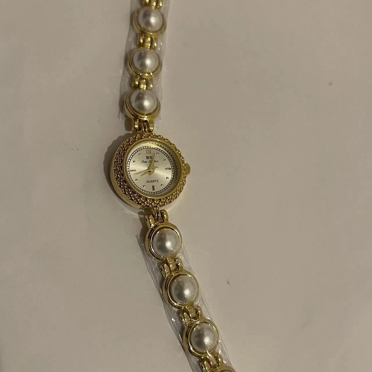 Diletta – Pearl-like accents – Vintage watch