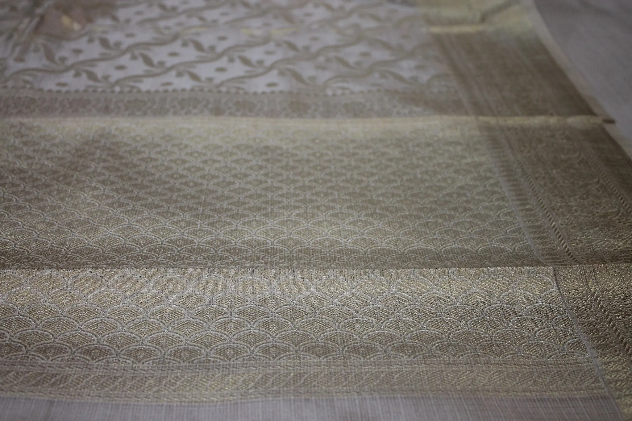 Off-White Pure Tissue Silk Sari: Timeless Elegance
