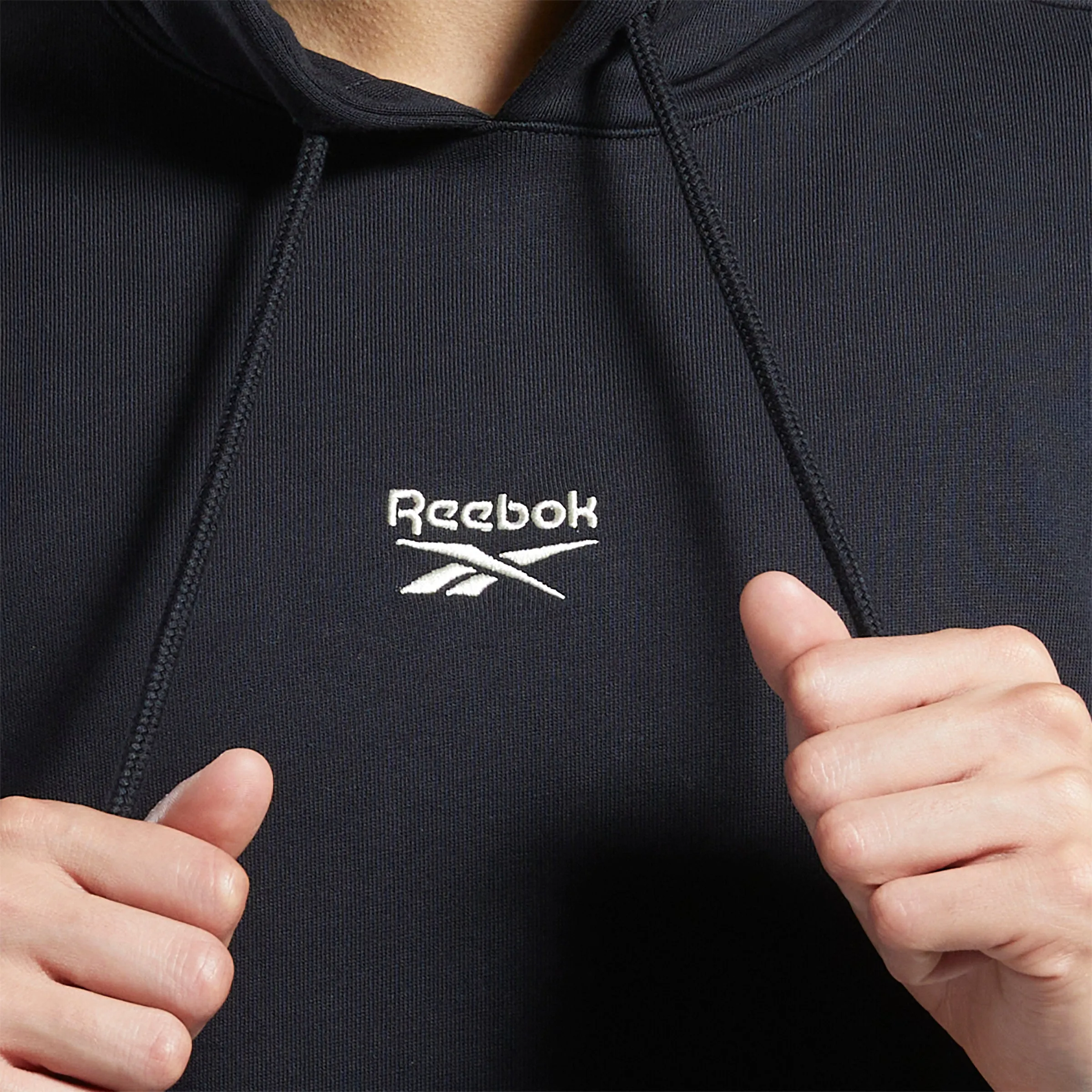Reebok Apparel Men Classics Small Vector Hoodie Black