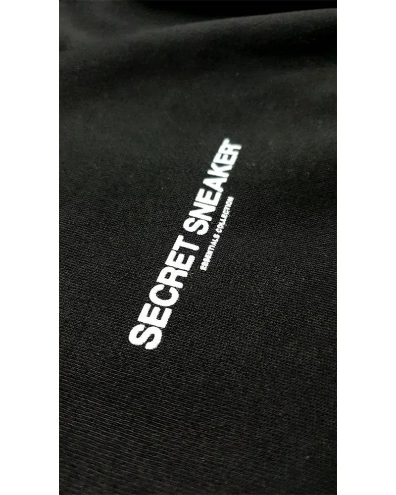 SSS ESSENTIALS SIGNATURE LOGO TEE BLACK